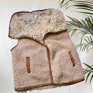 Wanna This Womens M Tan Asymmetric 2 Pocket So Soft Wooly Furry Satin Trim Vest